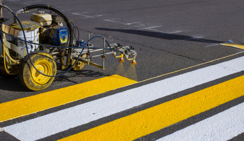 Road,Workers,Use,Hot-melt,Scribing,Machines,To,Painting,Pedestrian,Crosswalk