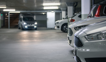 Underground,Parking.,Cars,Parked,In,A,Garage,With,No,People.